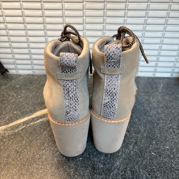 Toms Gray Ankle Boots with Wedge Heel - Picture 6 of 8